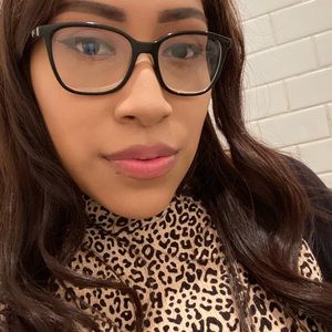 Meet your Posher, Jacqueline